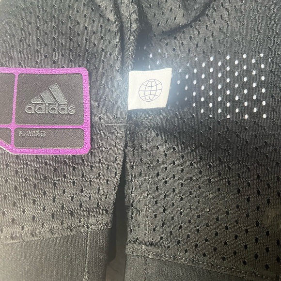 Adidas marvel studio top - Picture 6 of 8